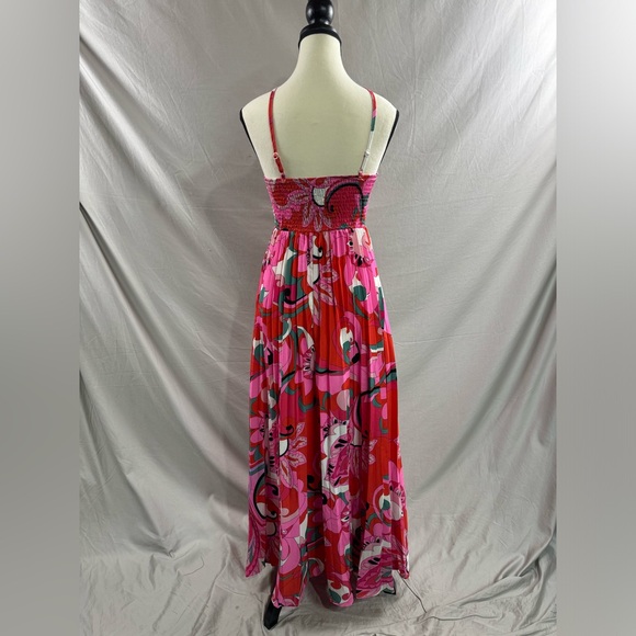 Floral Print Pleated Hem Shirred Halter Neck Dress - Picture 10 of 10